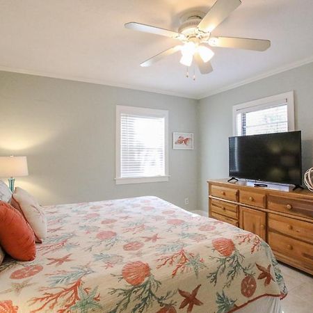 Sandys Dream Walk To North Beach Lower Apartment Tybee Island Exteriör bild