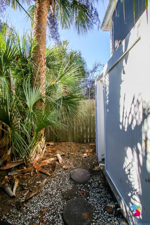 Sandys Dream Walk To North Beach Lower Apartment Tybee Island Exteriör bild